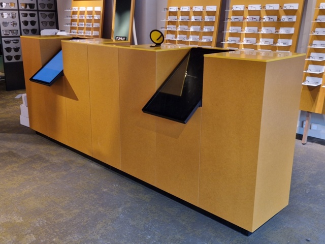 Information booth with 3 touch screens & computers - PS Auction - We ...