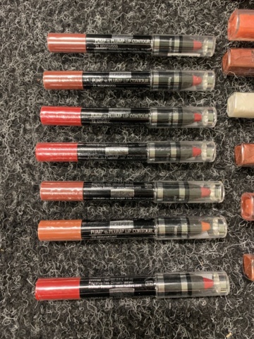 1232157-2 Sortiment med skönhetsprodukter Isadora