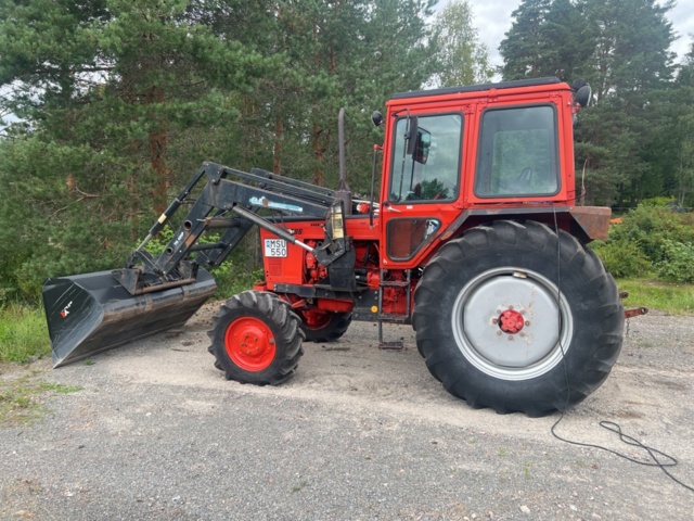 1122033-2 BELARUS MTZ 820 with loader TN 450P bucket
