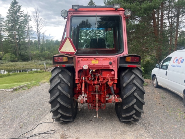 1122033-9 BELARUS MTZ 820 with loader TN 450P bucket