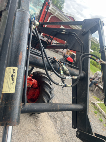 1122033-15 BELARUS MTZ 820 with loader TN 450P bucket