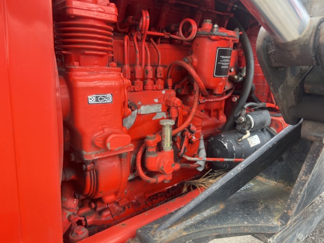 1122033-26 BELARUS MTZ 820 with loader TN 450P bucket