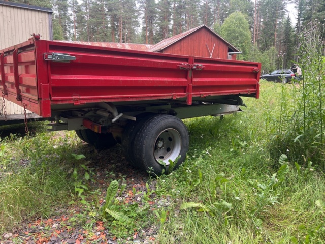 1122036-4 Tipper trailer for tractor