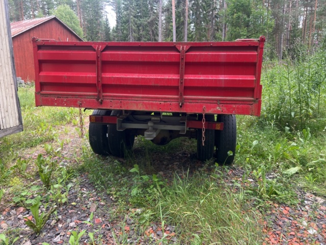 1122036-9 Tipper trailer for tractor