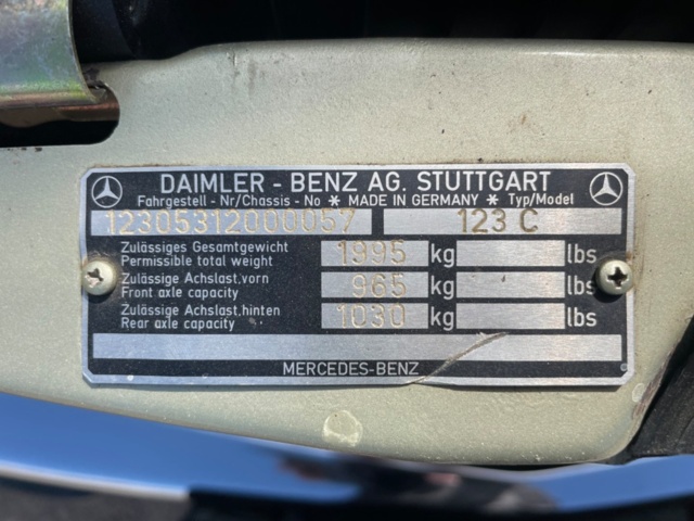 1232415-21 Mercedes-Benz 280 CE - 1977