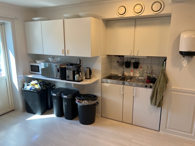 1122085-3 Dining room furniture & machines