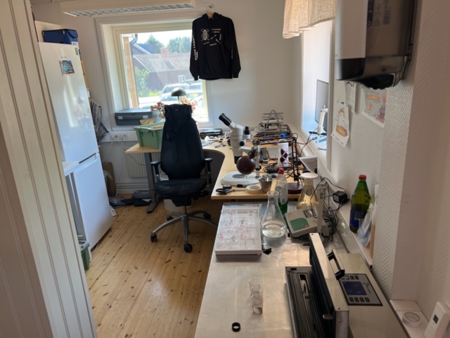 1122088-1 Laboratory equipment & machines