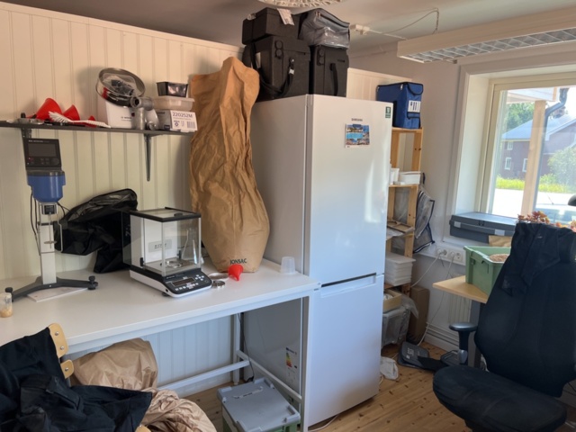 1122088-2 Laboratory equipment & machines