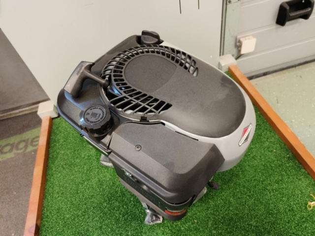 1130107-3 New Petrol engine Briggs & Stratton 5BSXS.1901VH