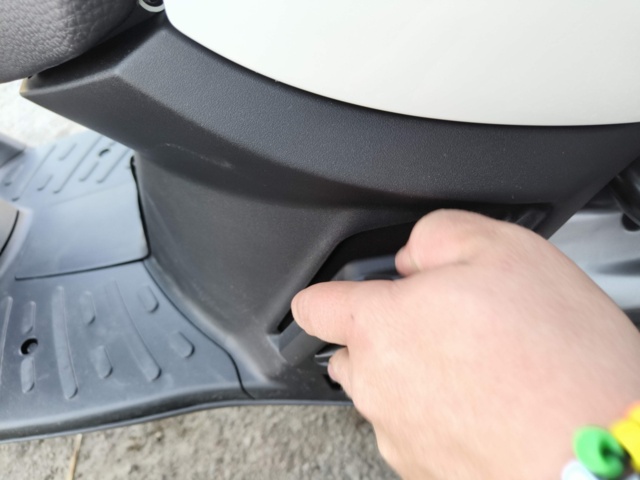 1130111-29 New Moped Peugeot Kisbee -2024