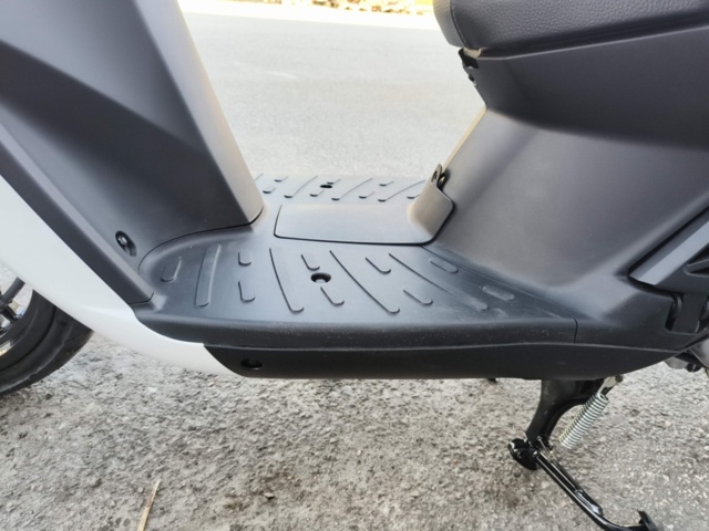 1130111-33 New Moped Peugeot Kisbee -2024