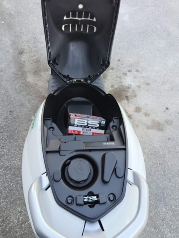 1130111-39 New Moped Peugeot Kisbee -2024