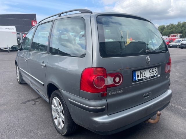 1205466-3 Volkswagen Sharan 1.8 T, 7-seater -2005