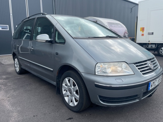 1205466-7 Volkswagen Sharan 1.8 T, 7-seater -2005