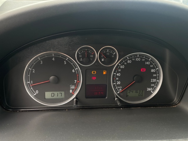 1205466-11 Volkswagen Sharan 1.8 T, 7-seater -2005