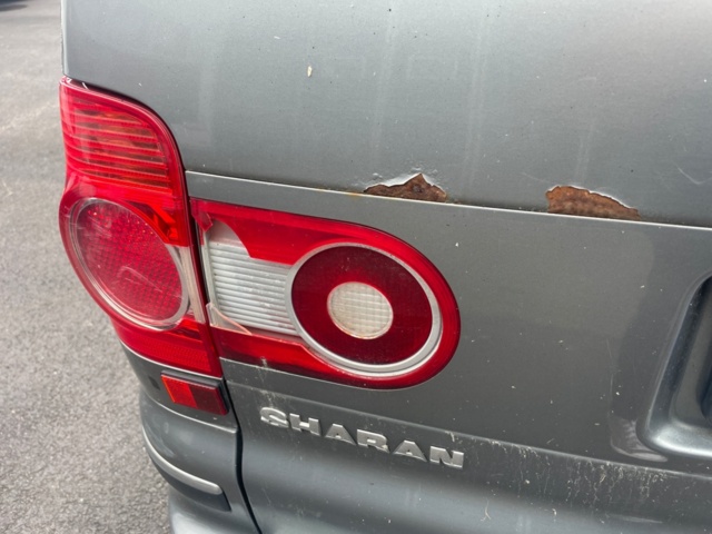 1205466-25 Volkswagen Sharan 1.8 T, 7-seater -2005