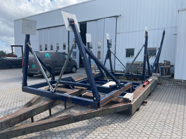 1180799-1 Boat cradle on wheels/boat trailer