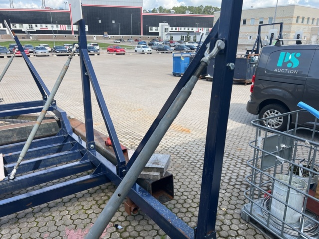 1180799-8 Boat cradle on wheels/boat trailer