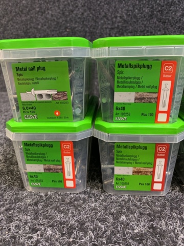 1233510-2 8 st Förpackningar Metallspikplugg, Essve