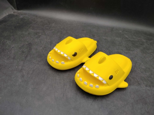 1233567-1 4 par hajtoffla, gul, storlek: 27-29- Frakt ingår