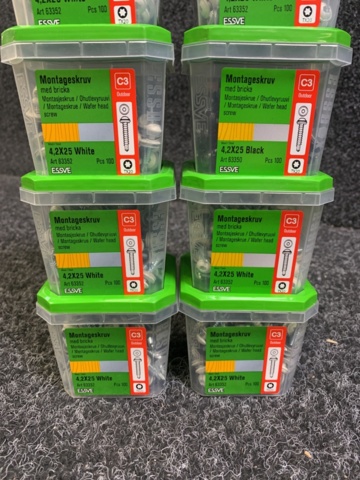 1233522-3 8 st Förpackningar Montageskruv 4,2x25 mm Svart & Vit, Essve