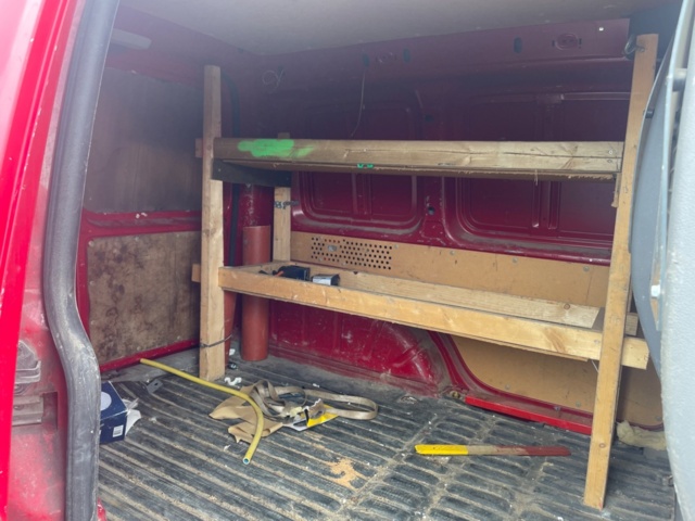 1205459-11 Volkswagen Caddy Van 1.9 TDI -2007 (repair item)