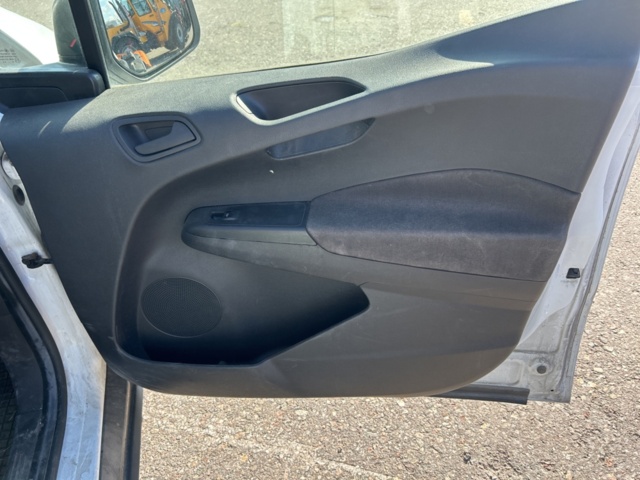 1192980-20 Ford Transit Courier -2016