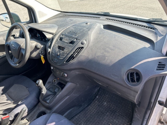 1192980-10 Ford Transit Courier -2016