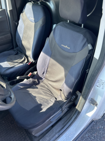 1192980-17 Ford Transit Courier -2016