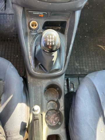 1192980-16 Ford Transit Courier -2016