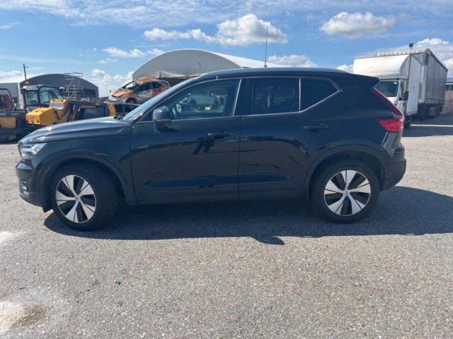 1228346-2 Volvo XC40 -2021