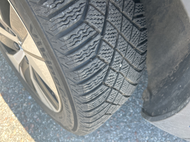 1228346-31 Volvo XC40 -2021