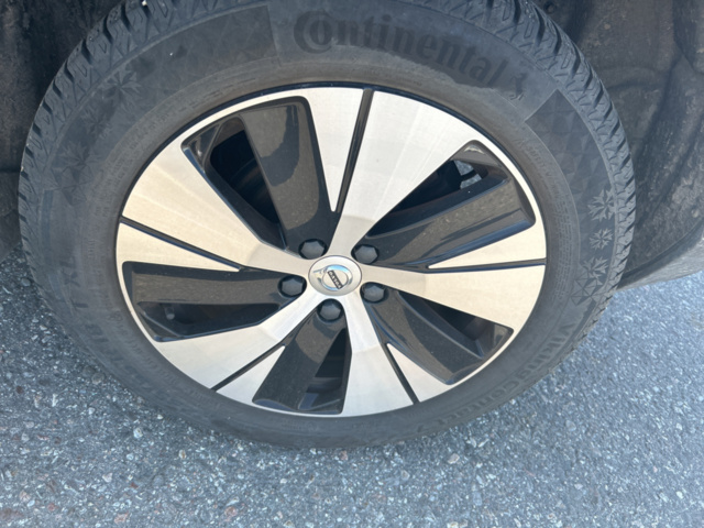 1228346-32 Volvo XC40 -2021