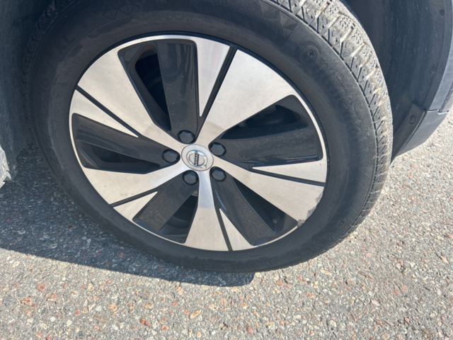 1228346-36 Volvo XC40 -2021