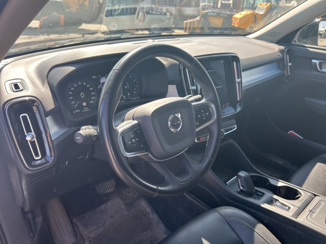 1228346-10 Volvo XC40 -2021