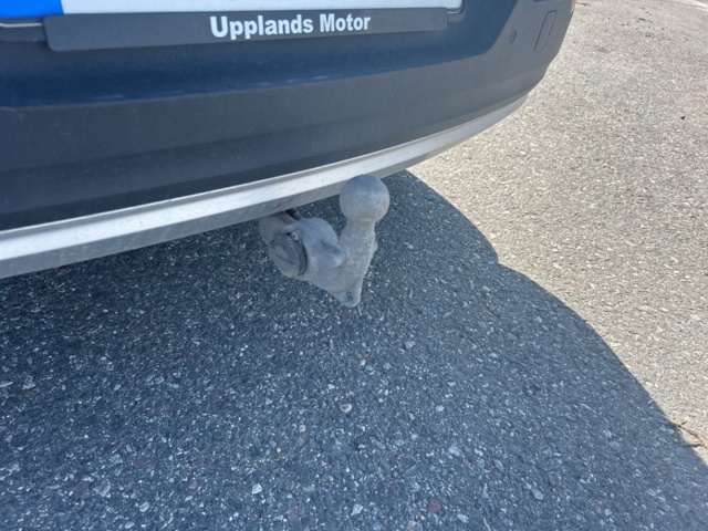 1228346-45 Volvo XC40 -2021