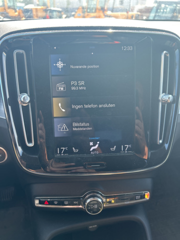 1228346-17 Volvo XC40 -2021