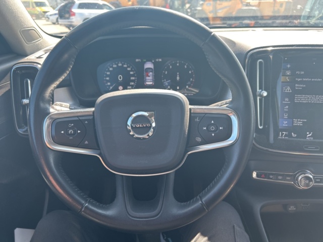 1228346-11 Volvo XC40 -2021