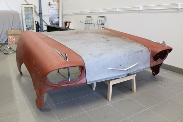 1211200-1 Front fenders and hood Chevrolet 1958. (renovation object)