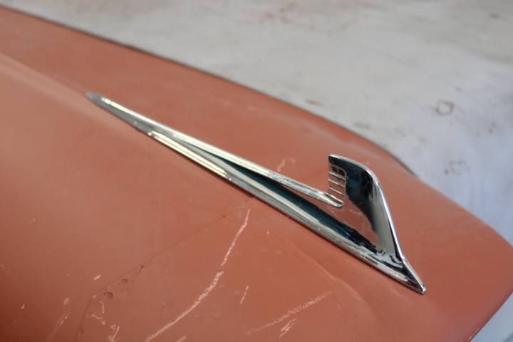 1211200-19 Front fenders and hood Chevrolet 1958. (renovation object)