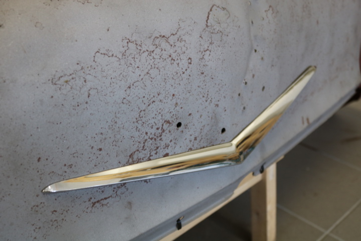 1211200-20 Front fenders and hood Chevrolet 1958. (renovation object)