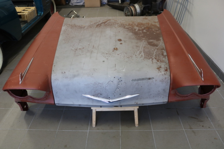 1211200-23 Front fenders and hood Chevrolet 1958. (renovation object)