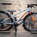 773541-1 Junior bike Trek Wahoo 26" rim brakes, 8 gears, Silver/Orange