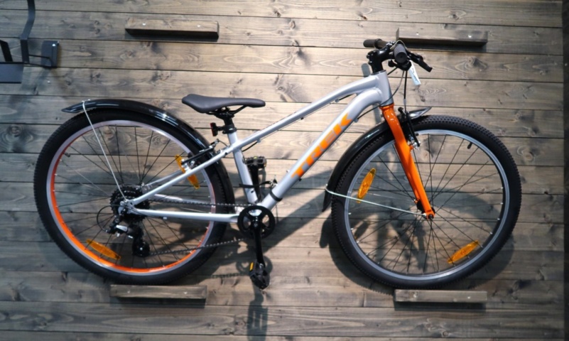 773541-1 Junior bike Trek Wahoo 26" rim brakes, 8 gears, Silver/Orange