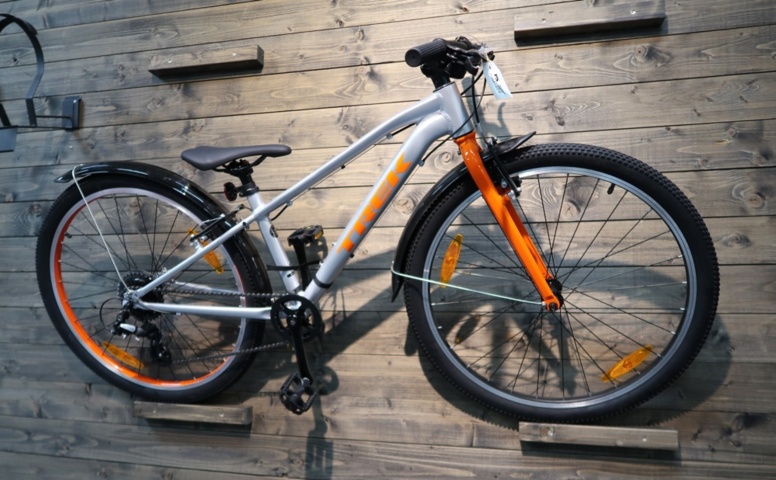 773541-2 Junior bike Trek Wahoo 26" rim brakes, 8 gears, Silver/Orange