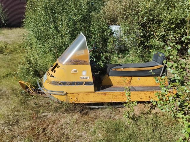 1130153-2 Skoter Ski-Doo Alpine -1970 Reparationsobjekt
