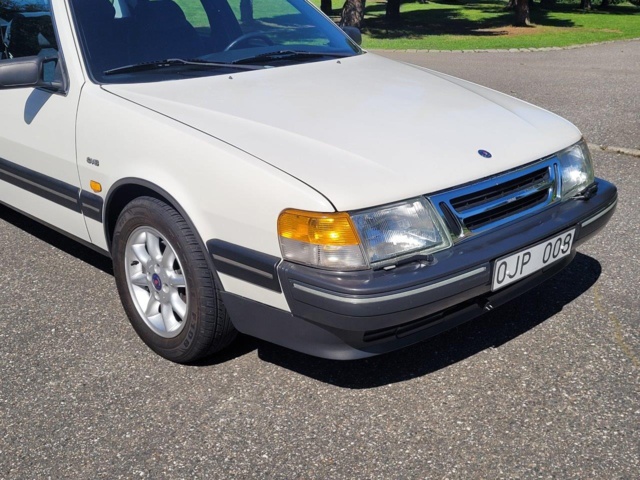 1211231-7 Saab 9000 CD -1989