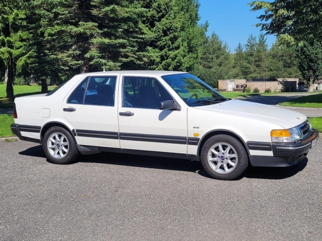 1211231-8 Saab 9000 CD -1989