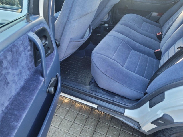 1211231-28 Saab 9000 CD -1989