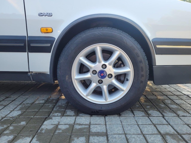 1211231-37 Saab 9000 CD -1989